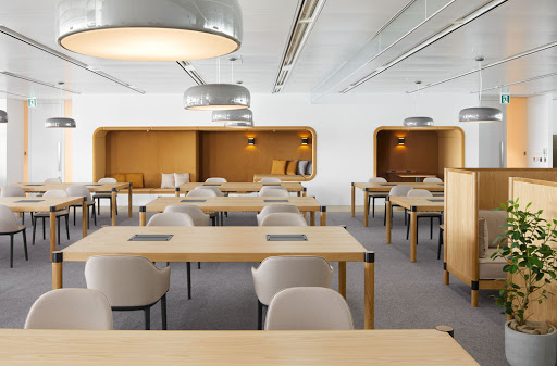 长沙办公空间设计空间的实与虚运用效果图